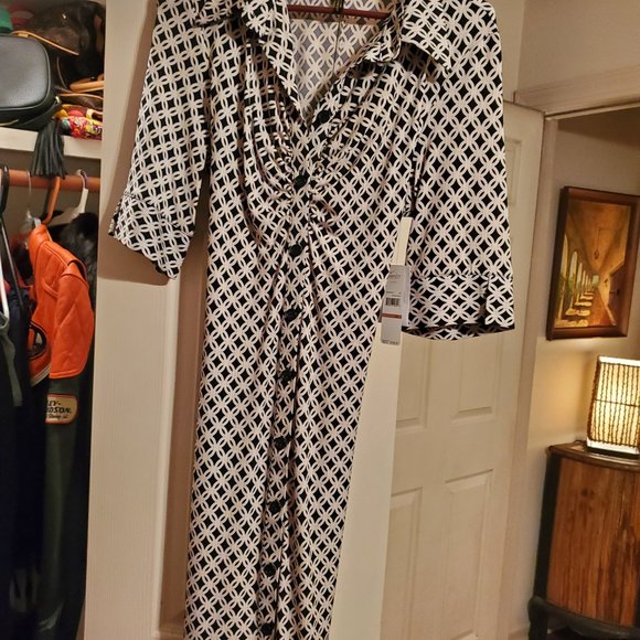 Dress - Picture 2 of 2